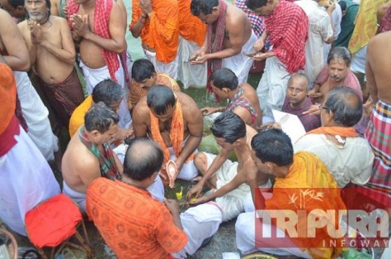Devi-Paksha begins : Offering of â€˜Tarpanâ€™ marks Mahalaya in Tripura, countdown for Durga Puja starts 